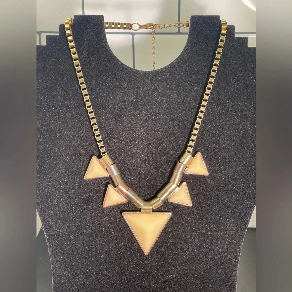 Vintage Geometric Peach Acrylic Stone Goldtone Necklace Granny Chic